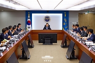 이재명 대통령이 31일 서울 용산 대통령실 청사에서 열린 6차 수석·보좌관 회의를 주재하고 있다.