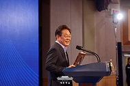 이재명 대통령이 31일 서울 종로구 정부서울청사에서 열린 '국민주권시대 공직자의 길' 고위공직자 워크숍에서 특강하고 있다.
