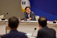 이재명 대통령이 1일 서울 용산 대통령실 청사에서 열린 전국 시도지사 간담회를 하고 있다.