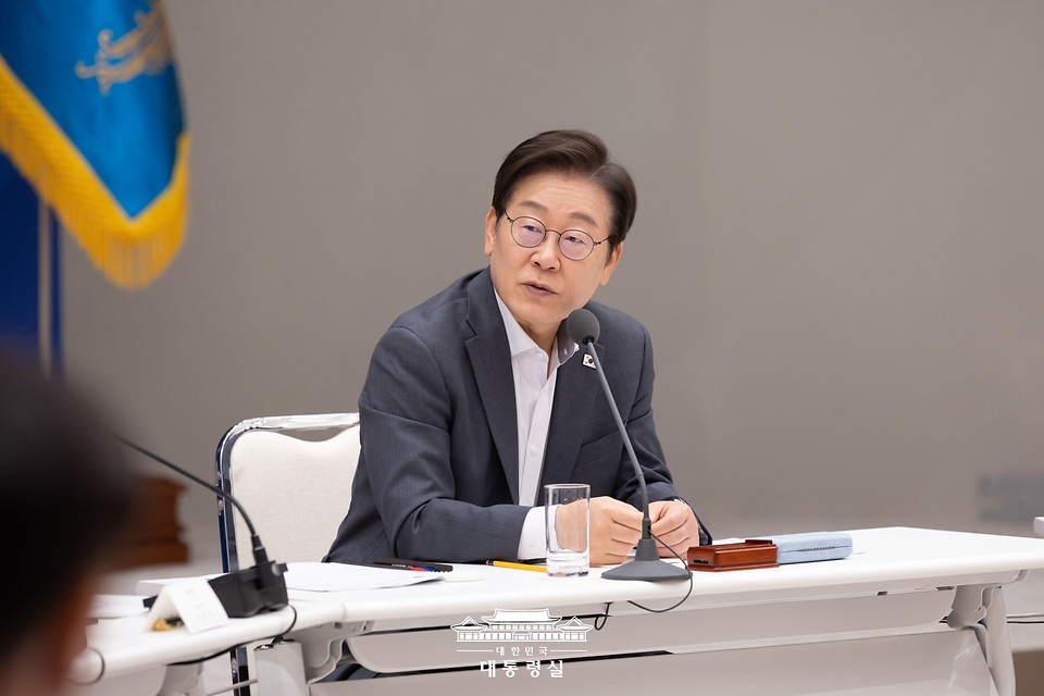 이재명 대통령이 1일 서울 용산 대통령실 청사에서 열린 전국 시도지사 간담회를 하고 있다.