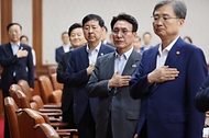 김민석 국무총리가 5일 세종대로 정부서울청사에서 열린 국무회의를 주재, 모두발언을 하고 있다.
