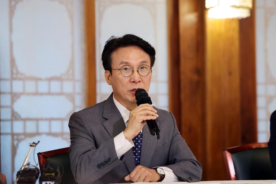 김민석 국무총리가 10일 삼청동 총리서울공관에서 열린 고위 당정 협의회에서 발언을 하고 있다.