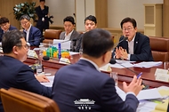 이재명 대통령이 13일 서울 용산 대통령실 청사에서 열린 나라재정 절약 간담회에서 발언하고 있다.