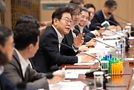 이재명 대통령이 13일 서울 용산 대통령실 청사에서 열린 나라재정 절약 간담회에서 발언하고 있다.