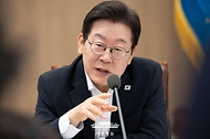이재명 대통령이 13일 서울 용산 대통령실 청사에서 열린 나라재정 절약 간담회에서 발언하고 있다.