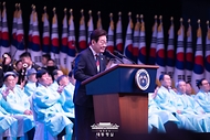 이재명 대통령이 15일 서울 세종문화회관에서 열린 80주년 광복절 경축식에서 경축사를 하고 있다.
