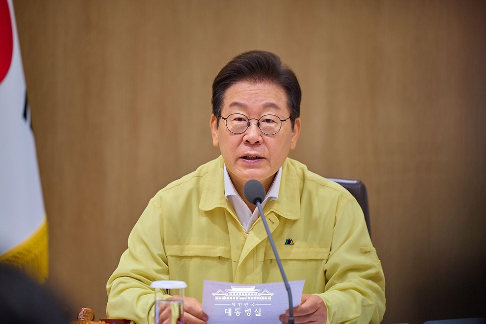 이재명 대통령이 18일 서울 용산 대통령실 청사에서 열린 제1회 을지국무회의 및 제37회 국무회의에서 발언하고 있다.