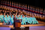 이재명 대통령이 15일 서울 세종문화회관에서 열린 80주년 광복절 경축식에서 경축사를 하고 있다.