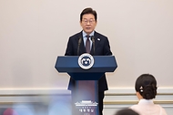 이재명 대통령이 15일 청와대 영빈관에서 열린 '대통령의 초대, 주한외교단 만찬'에서 발언하고 있다.