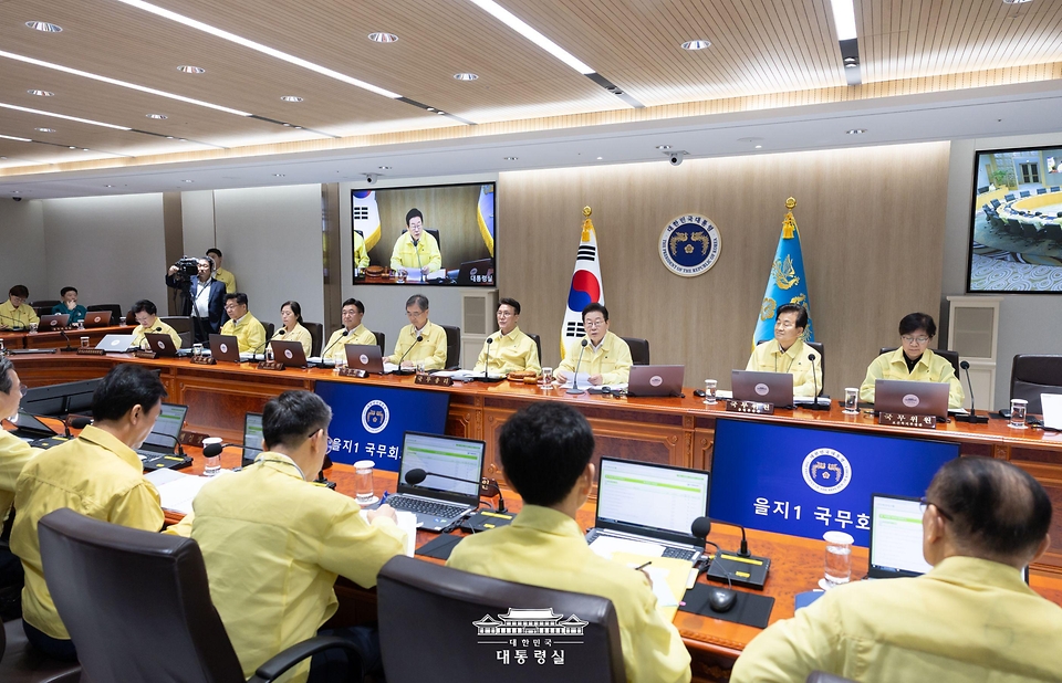 이재명 대통령이 18일 서울 용산 대통령실 청사에서 열린 제1회 을지국무회의 및 제37회 국무회의에서 발언하고 있다.