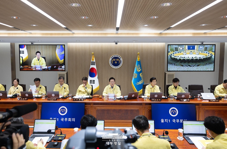 이재명 대통령이 18일 서울 용산 대통령실 청사에서 열린 제1회 을지국무회의 및 제37회 국무회의에서 발언하고 있다.