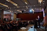 이재명 대통령이 25일(현지시간) 미국 워싱턴DC 전략국제문제연구소(CSIS)에서 정책 연설을 하고 있다.