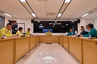 이재명 대통령이 30일 강원 강릉시청 재난안전상황실에서 열린 가뭄 대책 회의에서 발언하고 있다.