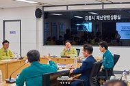 이재명 대통령이 30일 강원 강릉시청 재난안전상황실에서 열린 가뭄 대책 회의에서 발언하고 있다.