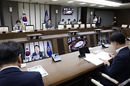 김민석 국무총리가 3일 세종 다솜로 정부세종청사에서 열린 국정현안관계장관회의를 주재, 모두발언을 하고 있다.