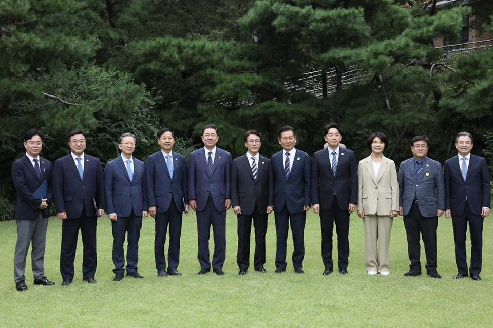 김민석 국무총리가 7일 삼청동 총리서울공관에서 열린 고위 당정 협의회에서 발언을 하고 있다.