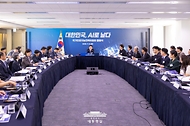 이재명 대통령이 8일 서울 중구 서울스퀘어에서 열린 ‘대한민국, AI로 날다’ 국가인공지능(AI) 전략위원회 출범식에서 발언을 하고 있다. 