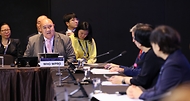 아시아태평양경제협력체(APEC) 보건과경제고위급회의가 15일부터 이틀간 서울 신라호텔에서 열렸다. 회의에는 21개 회원경제 장·차관 등 고위급 인사, 세계보건기구 서태평양사무처(WHO WPRO), 경제협력개발기구(OECD), 아시아 개발은행(ADB) 등 국제기구 인사와 기업인 등 480여 명이 참석했다. 16일 정은경 보건복지부 장관이 의장으로 회의를 주재하고 있다.