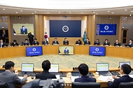 이재명 대통령이 16일 세종시 정부세종청사에서 열린 제42회 국무회의에서 발언을 하고 있다. 