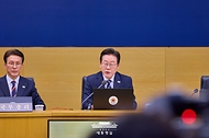 이재명 대통령이 16일 세종시 정부세종청사에서 열린 제42회 국무회의에서 발언을 하고 있다. 