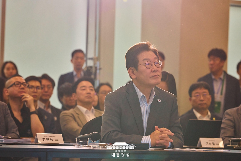 이재명 대통령이 17일 경기도 성남시 스타트업 스퀘어에서 열린 청년 스타트업 상상콘서트에 참석해 있다.