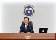 이재명 대통령이 18일 서울 용산 대통령실 청사에서 열린 수석·보좌관 회의에서 발언하고 있다.