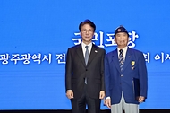 김민석 국무총리가 24일 송파구 올림픽공원 올림픽홀에서 열린 제73주년 재향군인의 날 기념식에서 축사를 하고 있다.