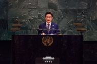 이재명 대통령이 23일(현지시간) 미국 뉴욕 유엔 본부에서 열린 제80차 유엔 총회에서 기조연설을 하고 있다.