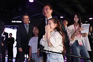 김민석 국무총리가 25일 중구 청계천로 하이커그라운드에서 열린 국가관광전략회의를 주재하고 있다.