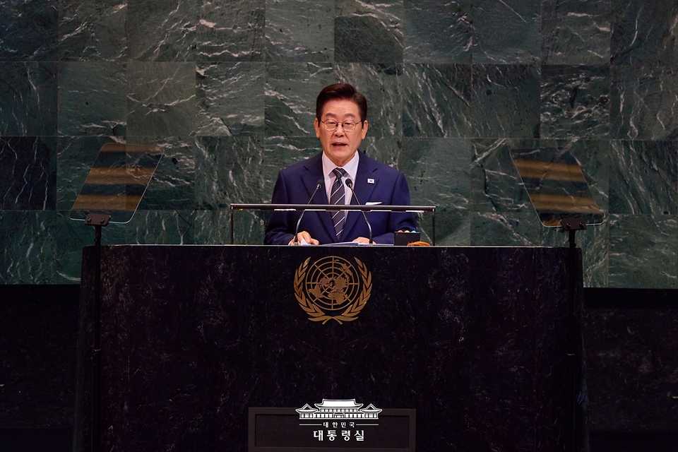 이재명 대통령이 23일(현지시간) 미국 뉴욕 유엔 본부에서 열린 제80차 유엔 총회에서 기조연설을 하고 있다.