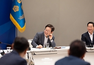 이재명 대통령이 1일 서울 용산 대통령실 청사에서 열린 전국 시·도지사 간담회에서 미소를 짓고 있다. 
