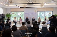 이재명 대통령이 30일 서울 용산 대통령실 파인그라스에서 열린 문화예술계 수상자 간담회에 참석해 있다.