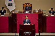 이재명 대통령이 26일 서울 여의도 국회에서 열린 본회의에서 2025년도 제2회 추가경정예산안 시정연설을 하고 있다.