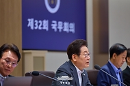 이재명 대통령이 22일 서울 용산 대통령실 청사에서 열린 국무회의에서 발언하고 있다.
