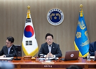 이재명 대통령이 22일 서울 용산 대통령실 청사에서 열린 국무회의에서 발언하고 있다.
