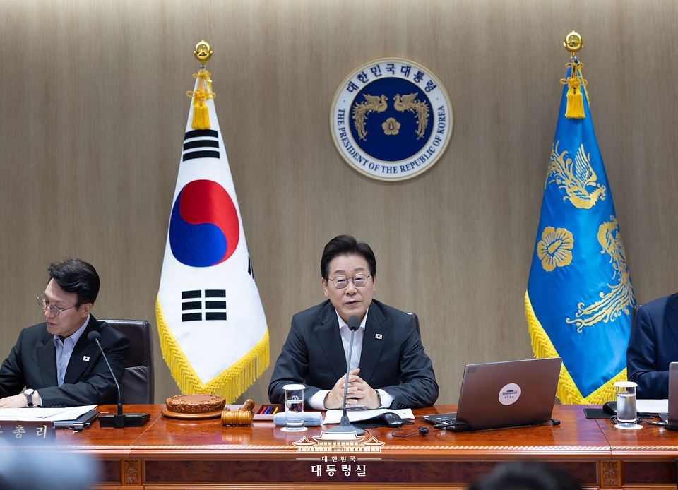 이재명 대통령이 22일 서울 용산 대통령실 청사에서 열린 국무회의에서 발언하고 있다.
