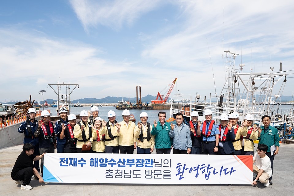전재수 해양수산부 장관은 9월 3일(수) 충남 보령시 대천항을 찾아 충청남도, 보령시, 해양경찰청, 수협중앙회 등 관계기관과 합동으로 어선안전 현장을 점검했다. 