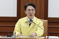 김민석 국무총리가 2일 세종대로 정부서울청사에서 열린 중앙안전관리위원회 겸 중앙·지방안전점검회의를 주재, 모두발언을 하고 있다.