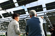 송미령 농림축산식품부 장관은, 2025.10.22. 청주시 오창읍에 위치한 '영농형태양광 실증단지'를 방문하였습니다.