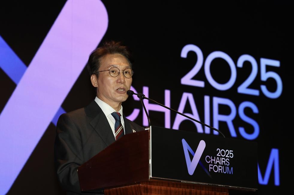 김민석 국무총리가 21일 중구 웨스턴조선호텔에서 열린 채널A 제1회 체어스 포럼에 참석, 축사를 하고 있다.