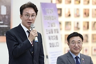 김민석 국무총리가 20일 종로구 별들의집에서 열린 10·29 이태원 참사 유가족과의 현장간담회에서 인사말을 하고 있다.