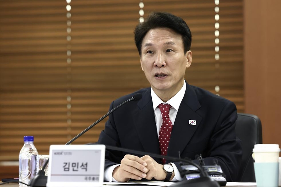 김민석 국무총리가 8일 여의도 KRX 사옥에서 열린 자본시장 활성화를 위한 현장 간담회에서 발언을 하고 있다.