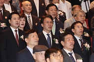 김민석 국무총리가 16일 경남 창원시 3·15아트센터에서 열린 제46주년 부마민주항쟁 기념식에 참석, 기념사를 하고 있다.