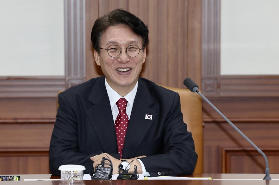 김민석 국무총리가 24일 세종대로 정부서울청사에서 열린 국정현안관계장관회의를 주재, 모두발언을 하고 있다.