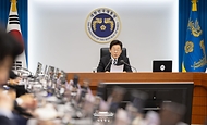 이재명 대통령이 23일 서울 용산 대통령실 청사에서 열린 수석·보좌관회의를 주재하고 있다.