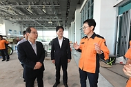 김승룡 소방청장 직무대행은 26일 오전 경북 경주 보문관광단지를 방문해 오는 11월 개최 예정인 2025 아시아태평양경제협력체(APEC) 정상회의의 성공적 개최를 지원하고, 주요 행사장 및 숙박시설에 대한 소방안전 현장점검을 실시했다.