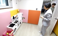 이스란 보건복지부 제1차관은 9월 24일(수) 오후 3시 경기도 소재 피해장애아동쉼터를 방문하여 종사자 등 관계자들을 격려하고 애로사항에 대한 의견을 청취하였다.