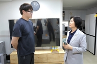 이스란 보건복지부 제1차관은 9월 24일(수) 오후 3시 경기도 소재 피해장애아동쉼터를 방문하여 종사자 등 관계자들을 격려하고 애로사항에 대한 의견을 청취하였다.