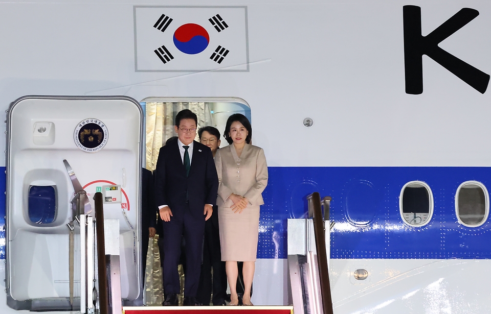 이재명 대통령이 유엔총회 참석을 위한 3박5일간의 미국 뉴욕 방문 일정을 마치고 26일 귀국했다.