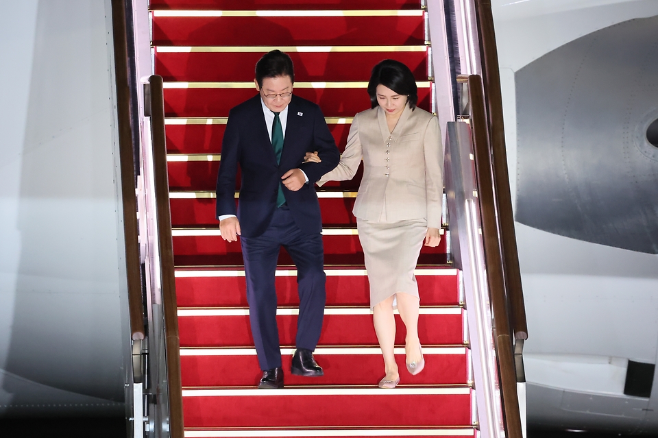 이재명 대통령이 유엔총회 참석을 위한 3박5일간의 미국 뉴욕 방문 일정을 마치고 26일 귀국했다.